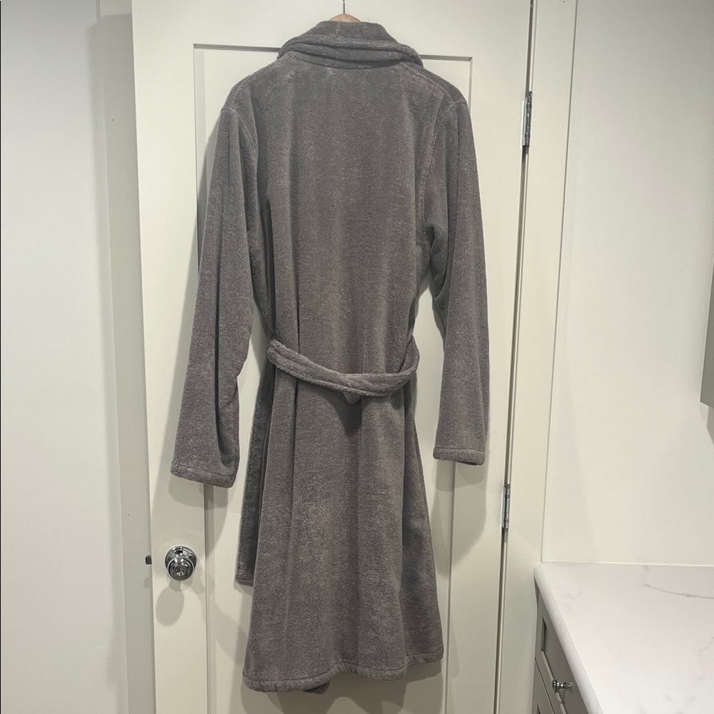 Parachute Charcoal Plush Robe - Picture 2 of 2